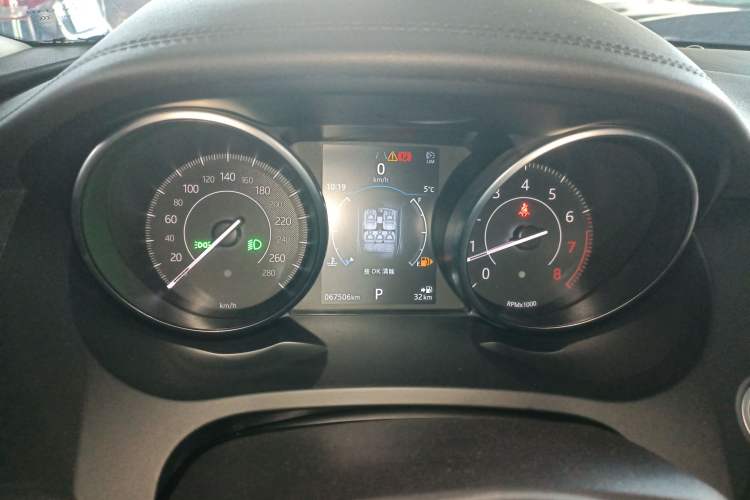Used Jaguar E-PACE 2018 P200 S China VI Instrument Cluster
