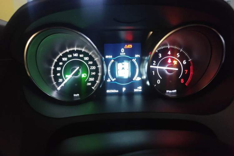 Used Jaguar E-PACE 2018 P200 China VI Instrument Cluster