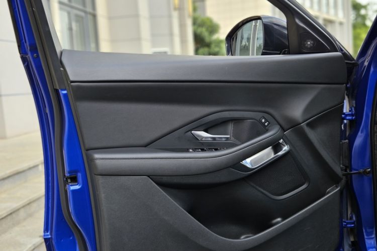 Used Jaguar E-PACE 2018 P200 S China VI Interior 11