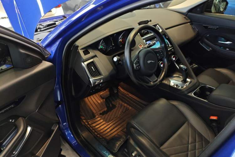 Used Jaguar E-PACE 2018 P200 S China VI Interior 3