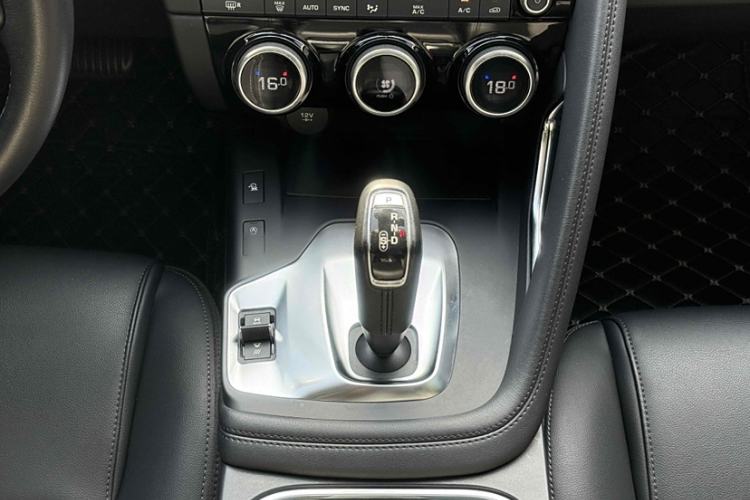 Used Jaguar E-PACE 2018 P200 China VI Interior 4