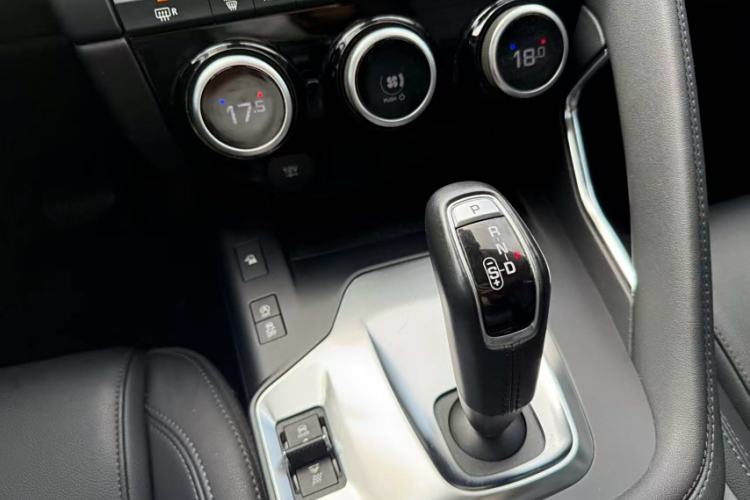Used Jaguar E-PACE 2018 P200 S China VI Interior 5