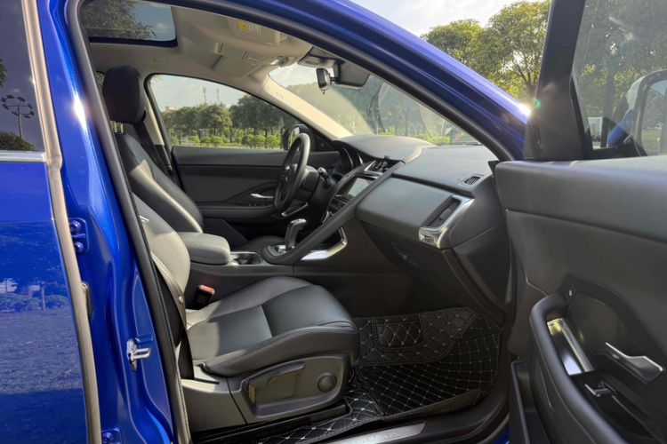 Used Jaguar E-PACE 2018 P200 China VI Interior 6