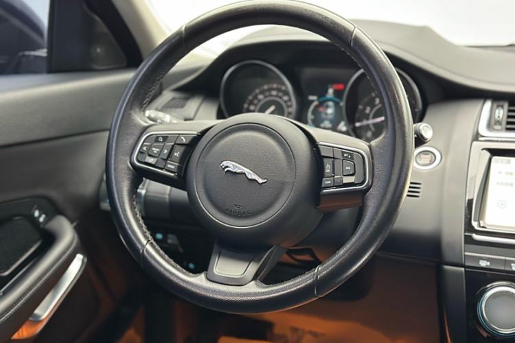 Used Jaguar E-PACE 2018 P200 S China VI Interior 9