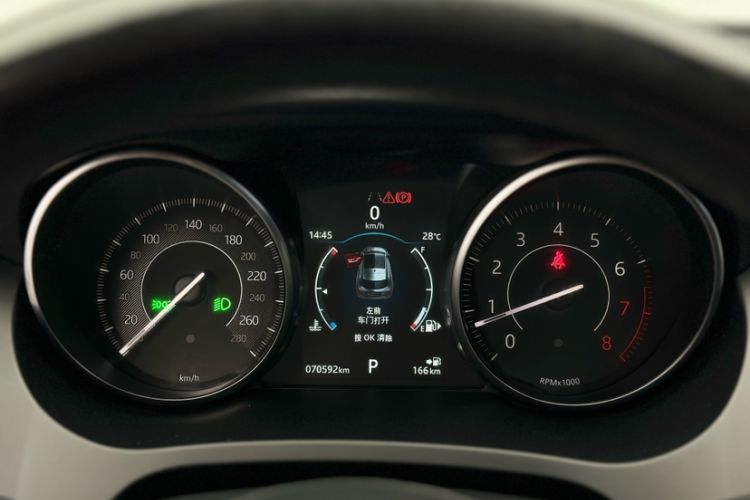 Used Jaguar E-PACE 2018 P200 S China VI Odometer Close Up