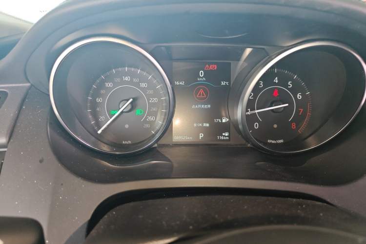 Used Jaguar E-PACE 2018 P250 S China VI Odometer Close Up