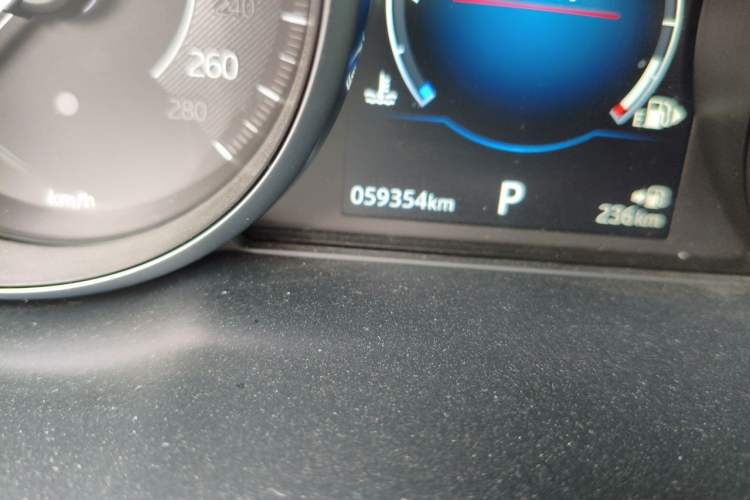 Used Jaguar E-PACE 2018 P200 S China V-standard Odometer Close Up