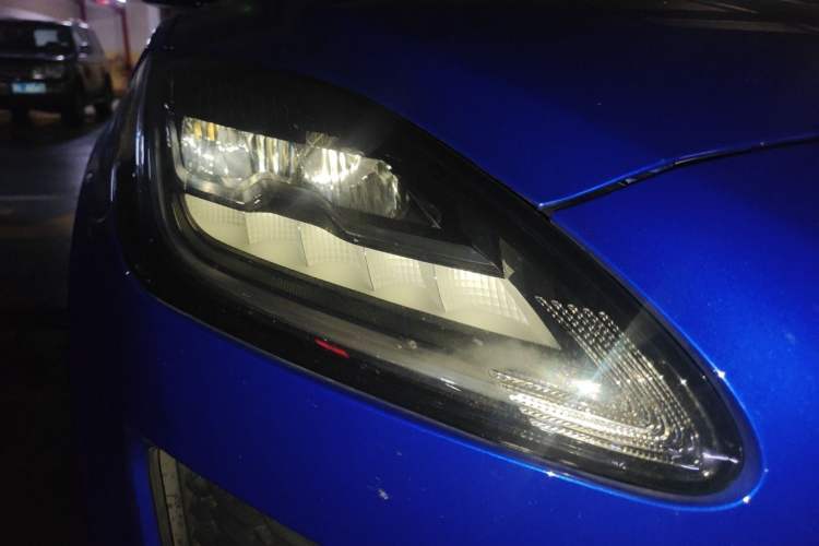 Used Jaguar E-PACE 2018 P200 China VI Right Front Headlight