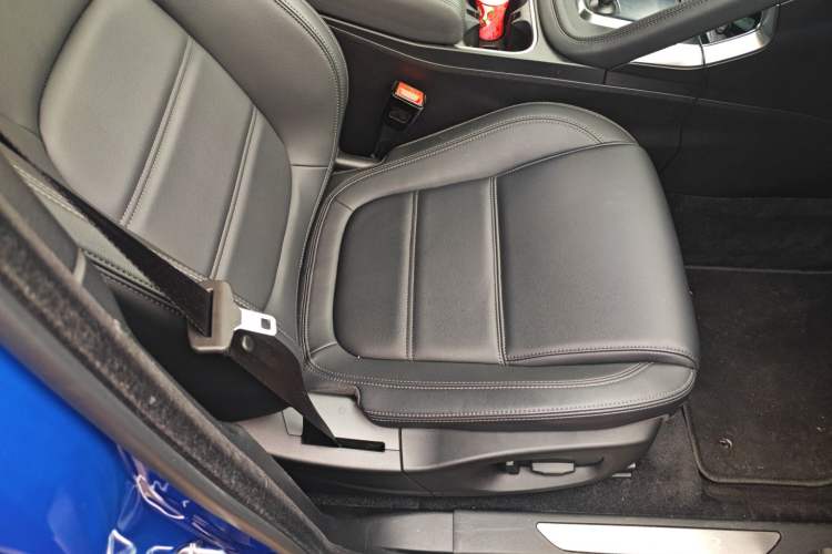 Used Jaguar E-PACE 2018 P250 S China VI Right Front Seat