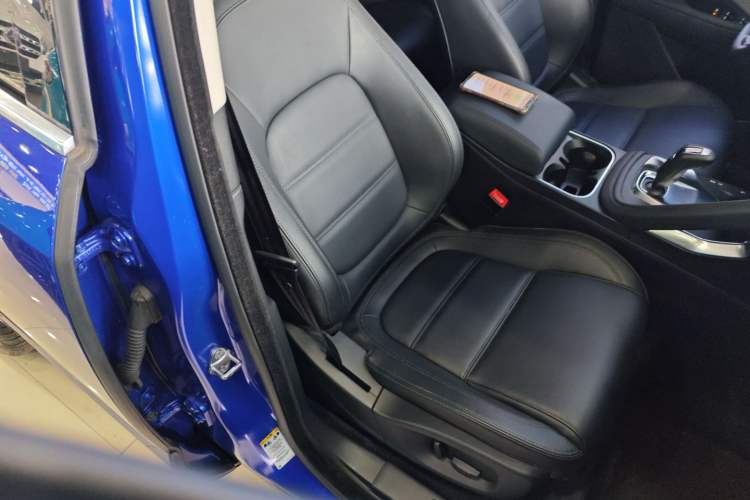 Used Jaguar E-PACE 2018 P200 S China V-standard Right Front Seat
