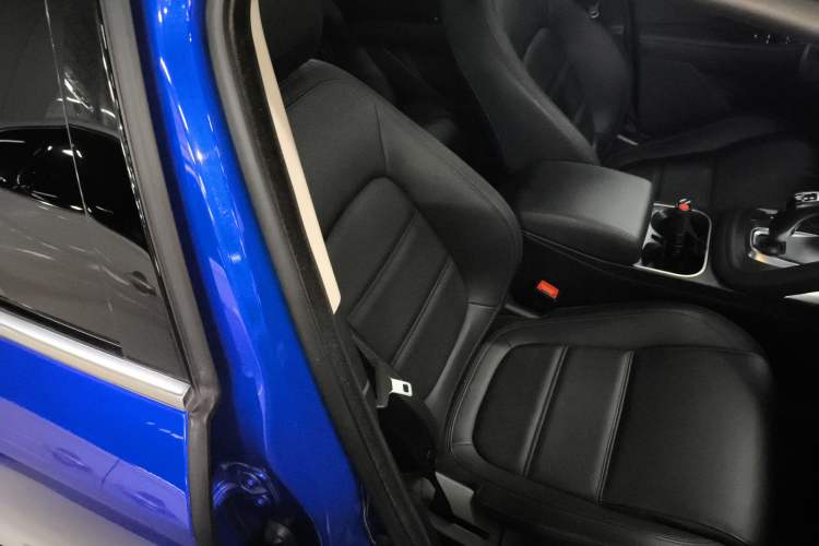 Used Jaguar E-PACE 2018 P200 S China VI Right Front Seat