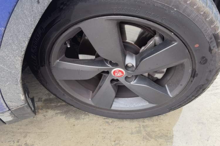 Used Jaguar E-PACE 2018 P250 S China VI Right Front Wheel Hub