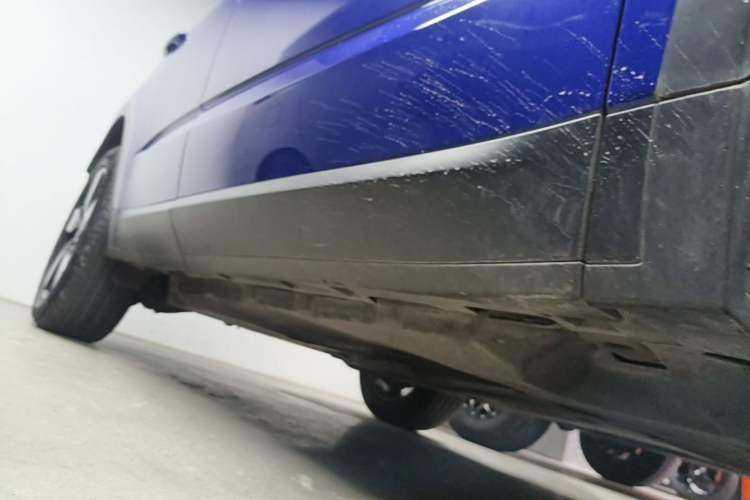 Used Jaguar E-PACE 2018 P250 S China VI Right Side Sill