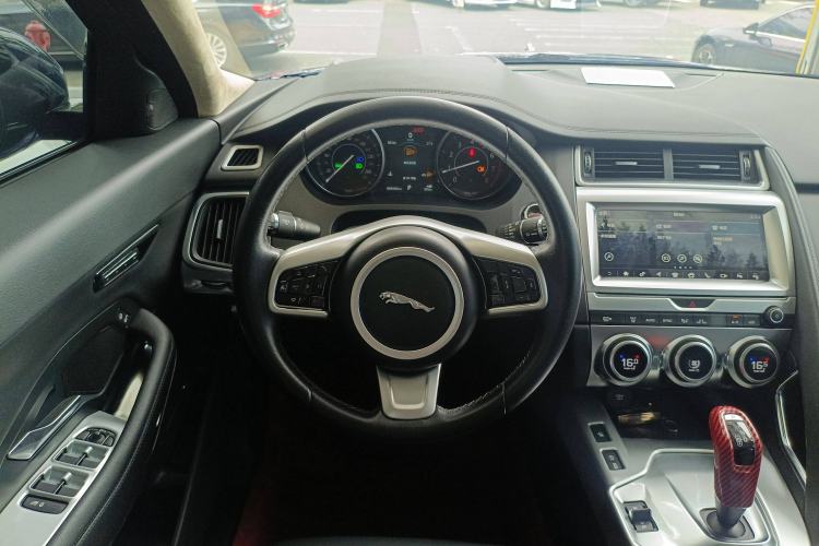 Used Jaguar E-PACE 2018 P250 SE China VI Steering Wheel