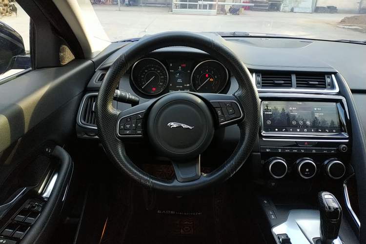 Used Jaguar E-PACE 2018 P200 S China VI Steering Wheel