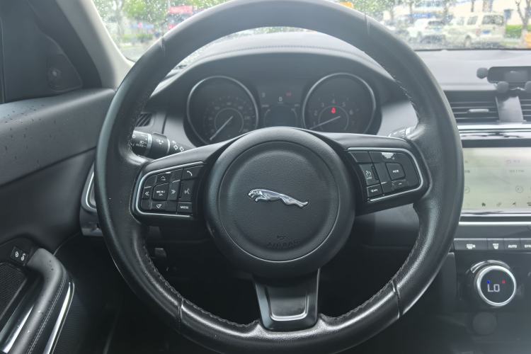 Used Jaguar E-PACE 2018 P200 S China VI Steering Wheel