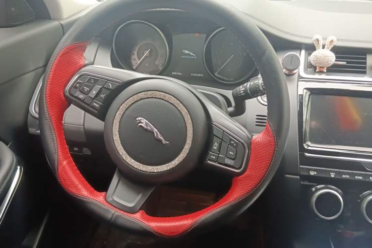 Used Jaguar E-PACE 2018 P250 S China VI Steering Wheel