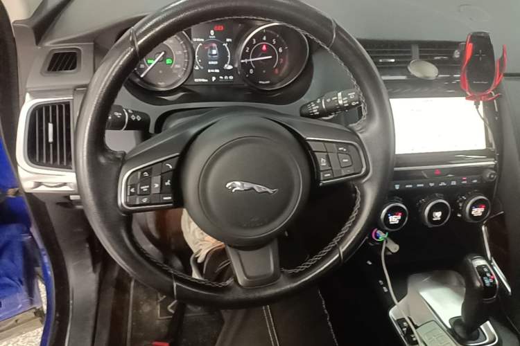 Used Jaguar E-PACE 2018 P200 S China VI Steering Wheel