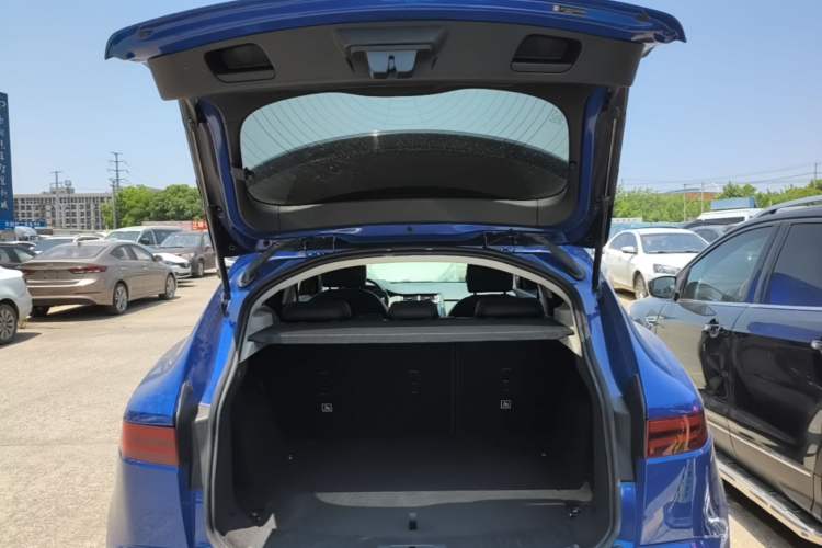 Used Jaguar E-PACE 2018 P250 S China VI Trunk