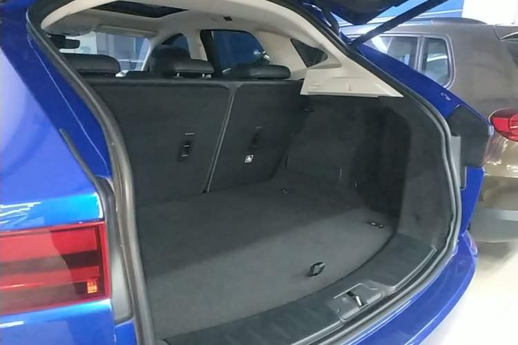 Used Jaguar E-PACE 2018 P250 S China VI Trunk
