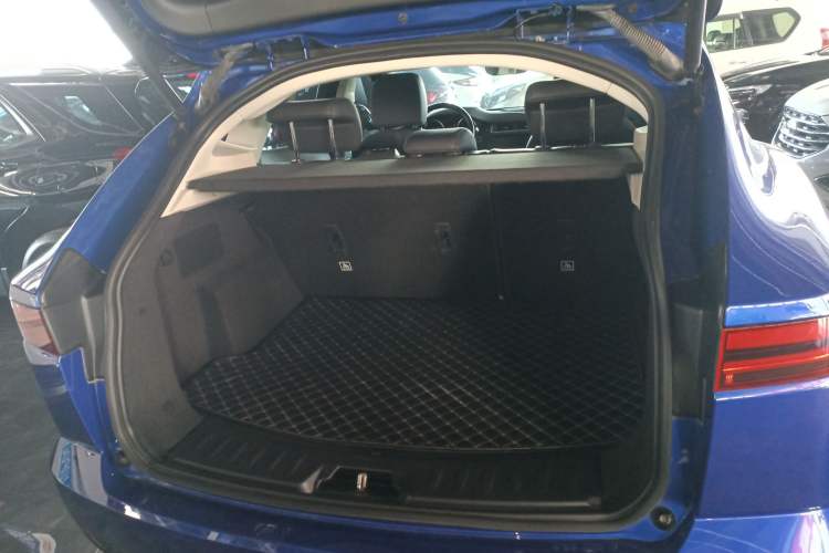 Used Jaguar E-PACE 2018 P200 S China VI Trunk