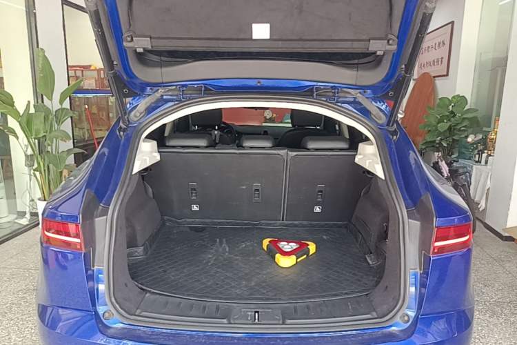 Used Jaguar E-PACE 2018 P200 S China VI Trunk