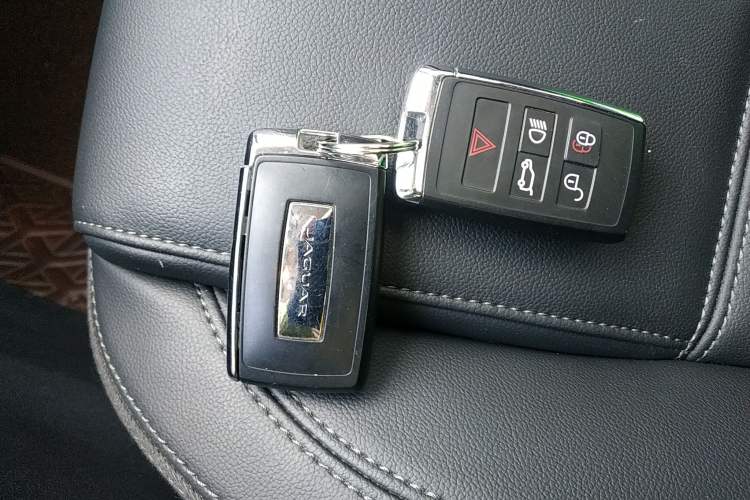 Used Jaguar E-PACE 2018 P200 S China VI Vehicle Key