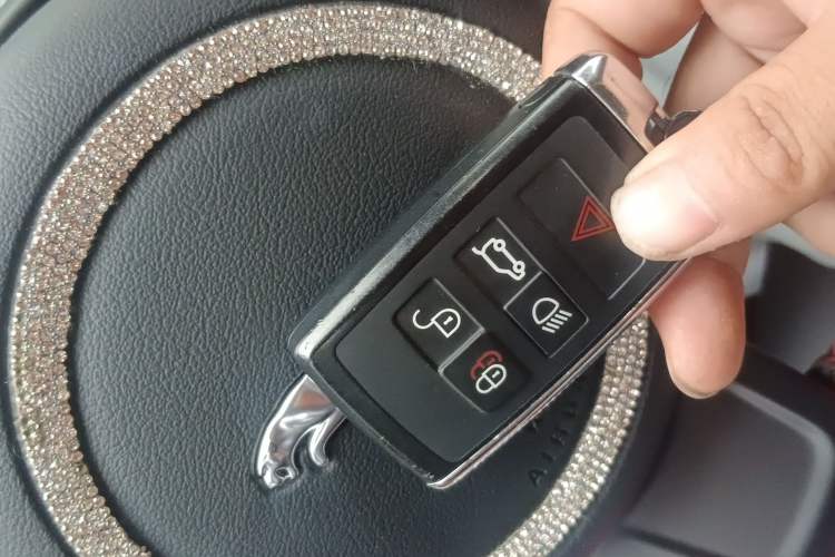 Used Jaguar E-PACE 2018 P250 S China VI Vehicle Key