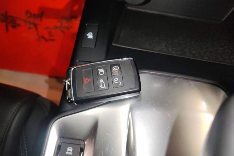 Used Jaguar E-PACE 2018 P250 S China VI Vehicle Key