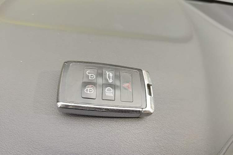 Used Jaguar E-PACE 2018 P200 S China VI Vehicle Key