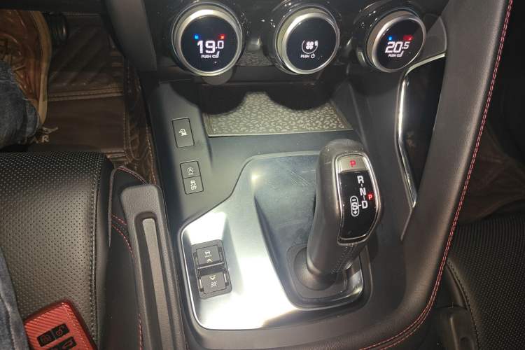 Used Jaguar E-PACE 2018 P200 First Edition Limited Edition China V Standard Gear Lever