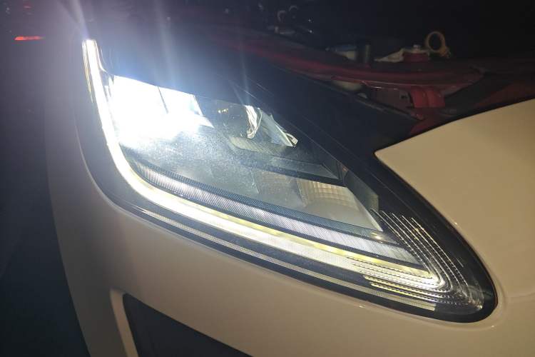 Used Jaguar E-PACE 2018 P200 First Edition Limited Edition China V Standard Right Front Headlight