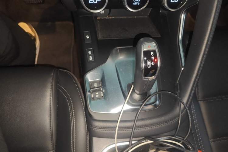 Used Jaguar E-PACE 2018 P250 SE China V-standard Gear Lever