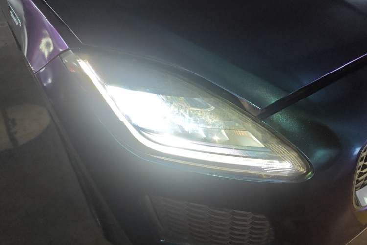 Used Jaguar E-PACE 2018 P250 SE China V-standard Right Front Headlight