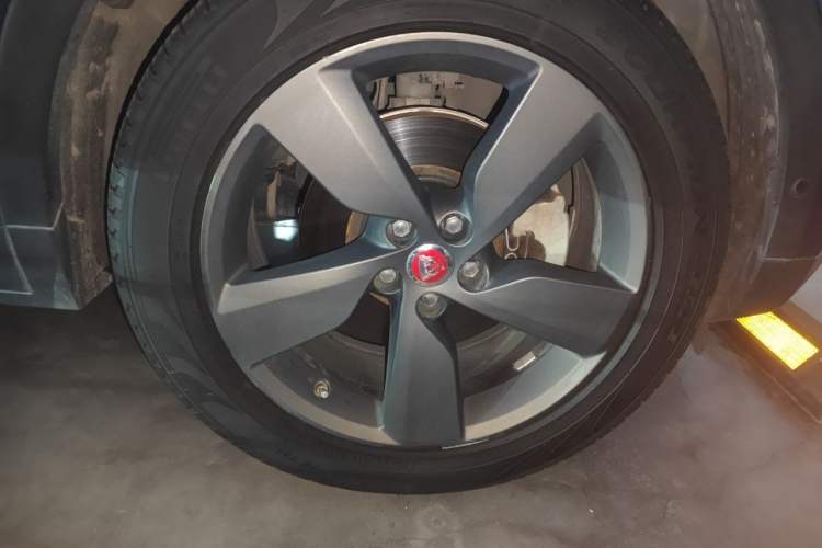 Used Jaguar E-PACE 2018 P250 SE China V-standard Right Front Wheel Hub