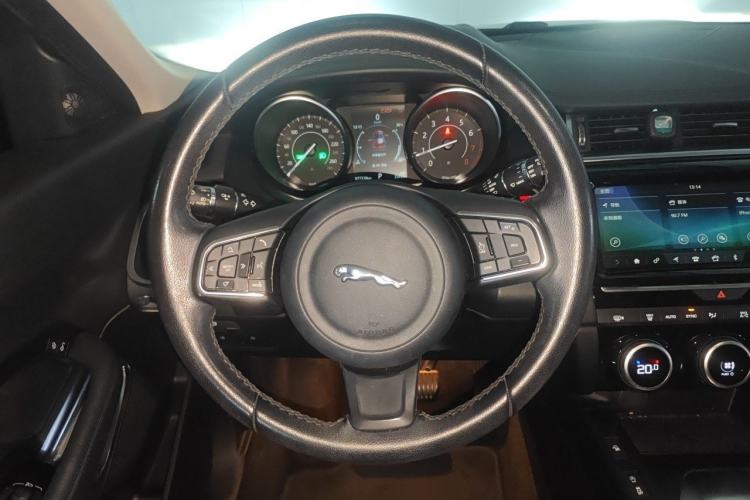 Used Jaguar E-PACE 2018 P250 SE China V-standard Steering Wheel