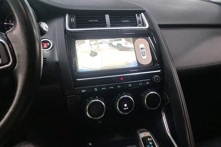 Used Jaguar E-PACE 2018 P200 S China VI Audio And AC Panel
