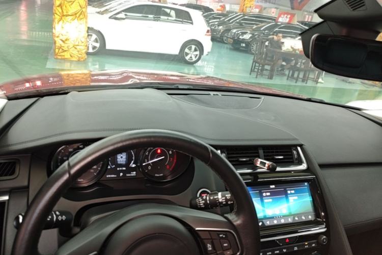 Used Jaguar E-PACE 2018 P200 S China VI Center Console