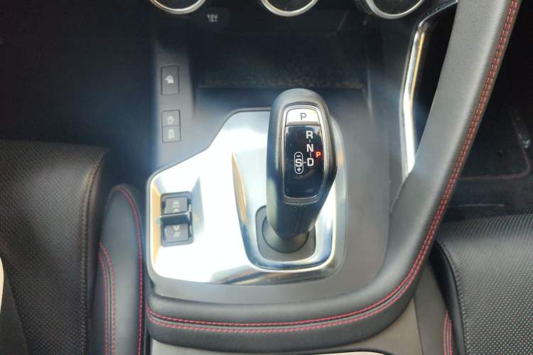 Used Jaguar E-PACE 2018 P200 First Edition Limited Edition China V Standard Gear Lever
