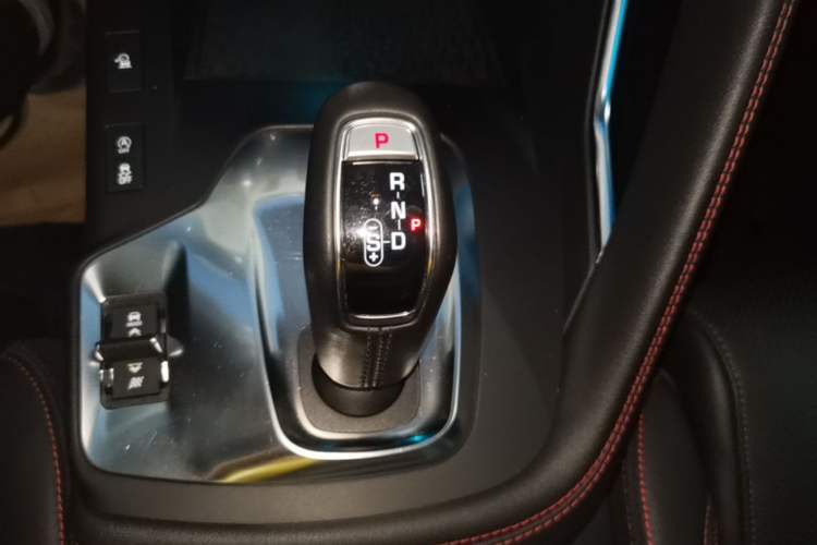 Used Jaguar E-PACE 2018 P200 First Edition Limited Edition China V Standard Gear Lever