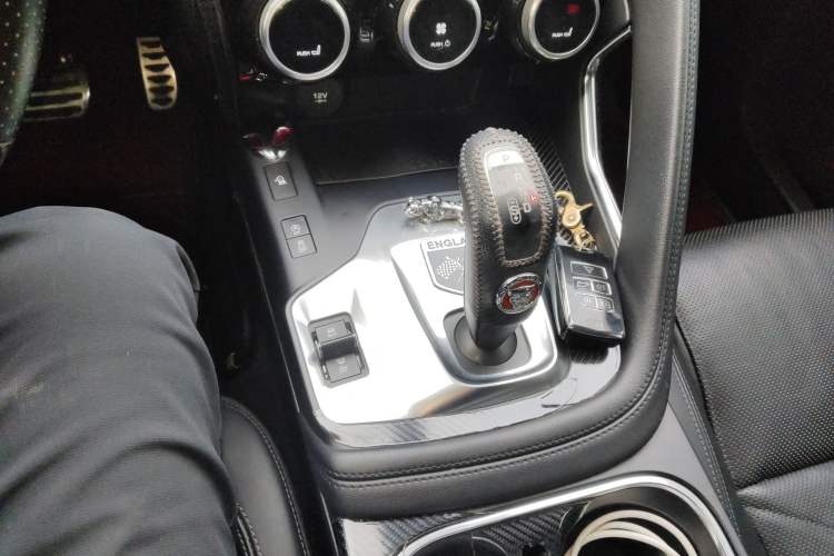 Used Jaguar E-PACE 2018 P250 HSE China V Standard Gear Lever