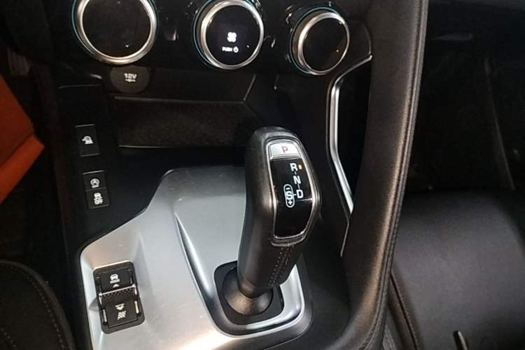 Used Jaguar E-PACE 2018 P200 S China VI Gear Lever