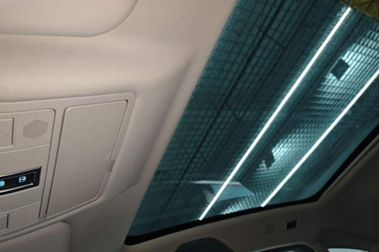 Used Jaguar E-PACE 2018 P200 S China VI Headliner