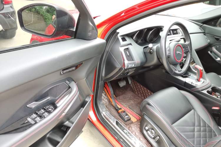 Used Jaguar E-PACE 2018 P200 First Edition Limited Edition China V Standard Interior 3