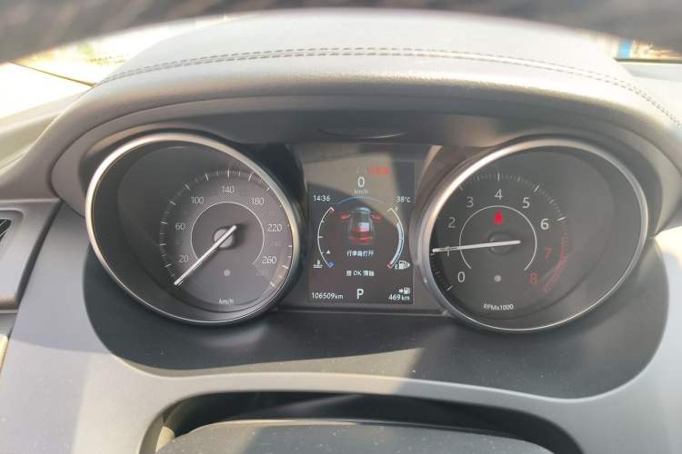 Used Jaguar E-PACE 2018 P200 S China VI Odometer Close Up