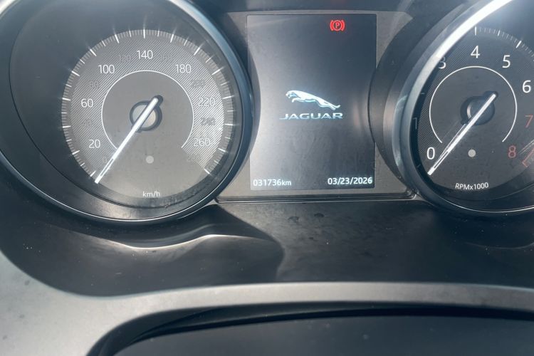 Used Jaguar E-PACE 2018 P200 First Edition Limited Edition China VI Odometer Close Up