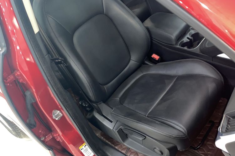 Used Jaguar E-PACE 2018 P200 China VI Right Front Seat