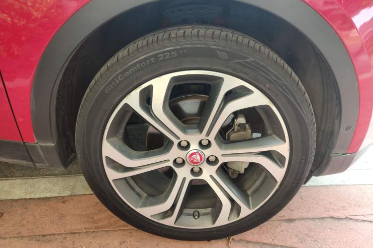 Used Jaguar E-PACE 2018 P200 First Edition Limited Edition China V Standard Right Front Wheel Hub