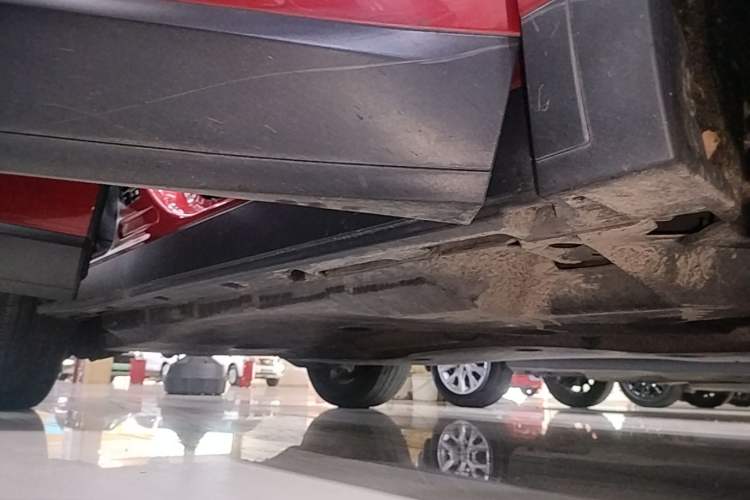 Used Jaguar E-PACE 2018 P200 S China VI Right Side Sill