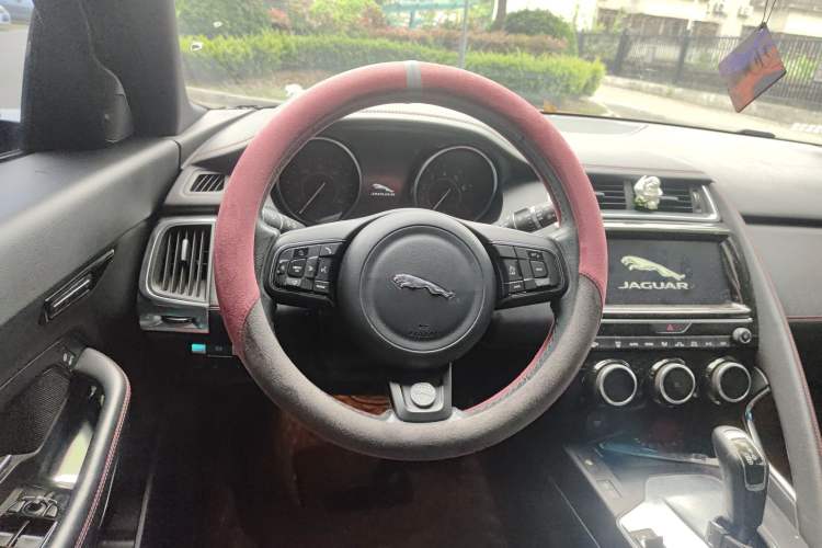 Used Jaguar E-PACE 2018 P200 First Edition Limited Edition China V Standard Steering Wheel